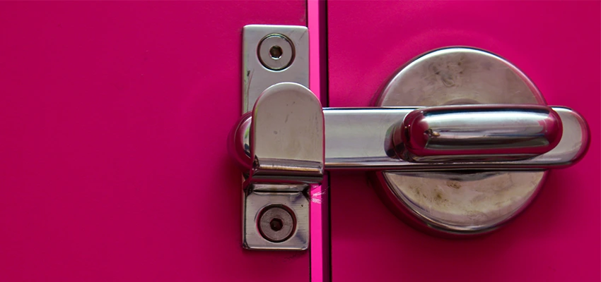 Childproof Gate Lock in La Palma, California